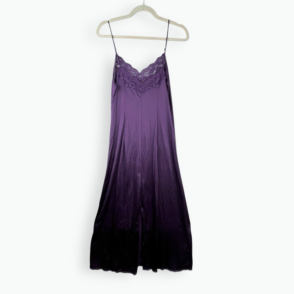 Vintage 1970s Vanity Fair Purple Full Slip Dress Maxi Nightgown Medium Long Lace